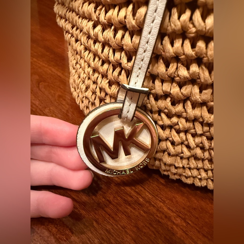 Michael Kors Naomi White & Straw Tote - Picture 3 of 8